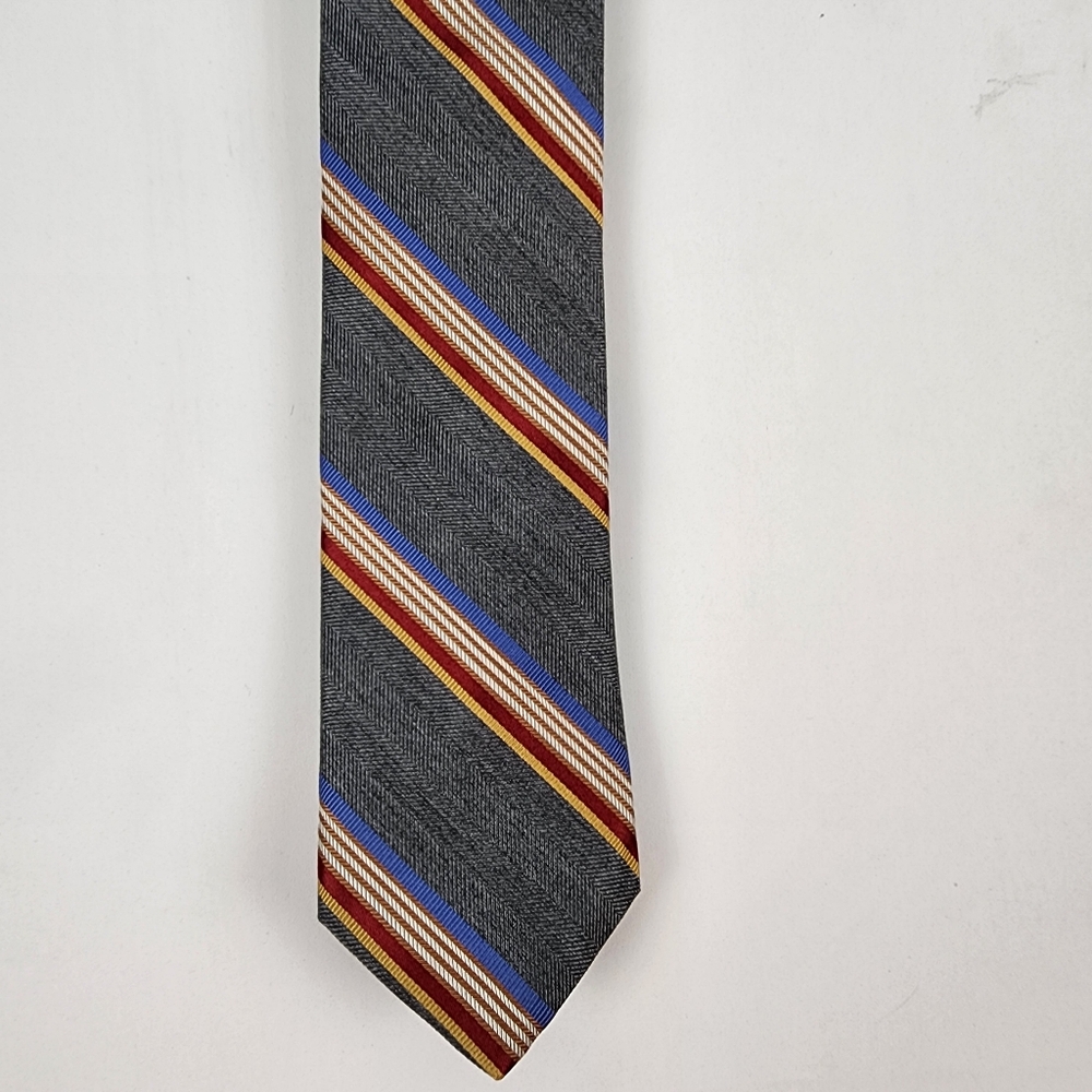 Dion Signature Canada Tie 100% Silk Gray Red Multicolor NWT
